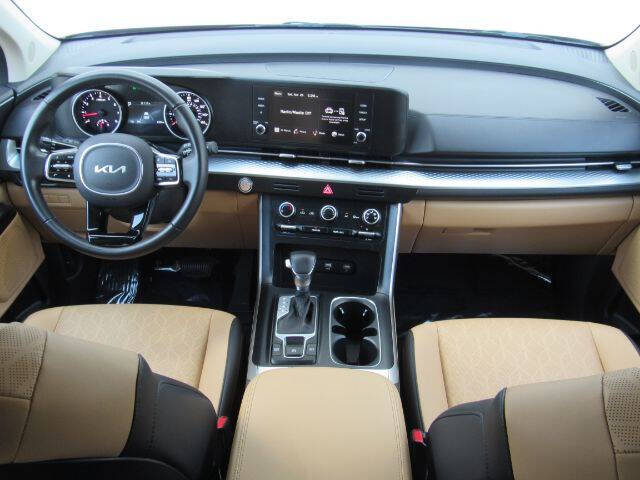 2023 Kia Carnival LX