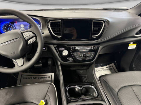 2027 Chrysler Pacifica Limited