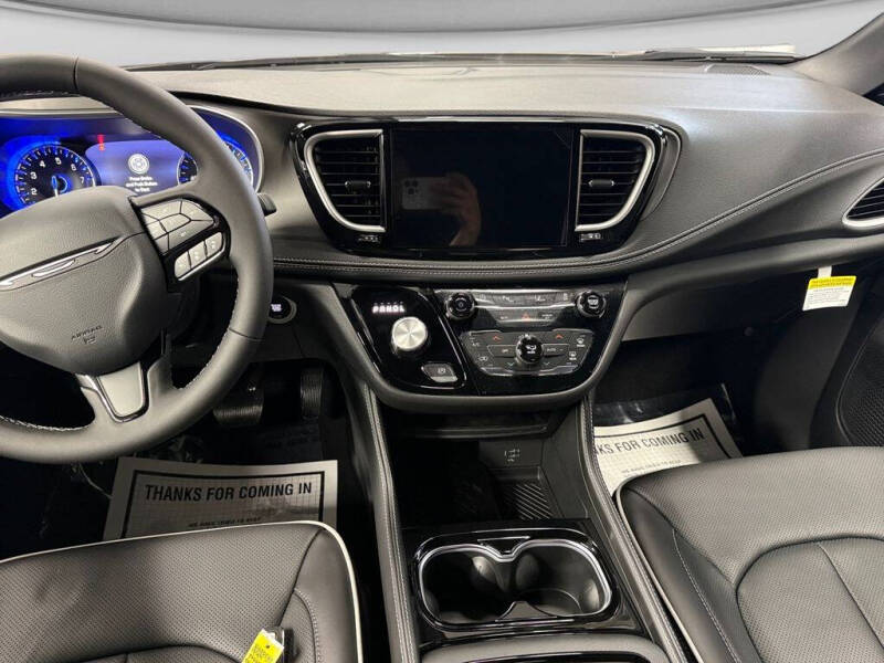 2027 Chrysler Pacifica Limited