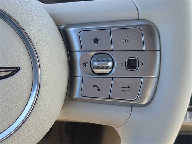 2024 Genesis GV60 Standard