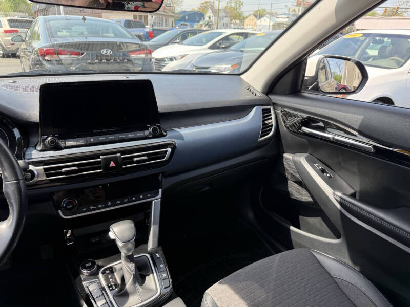 2022 Kia Seltos Nightfall
