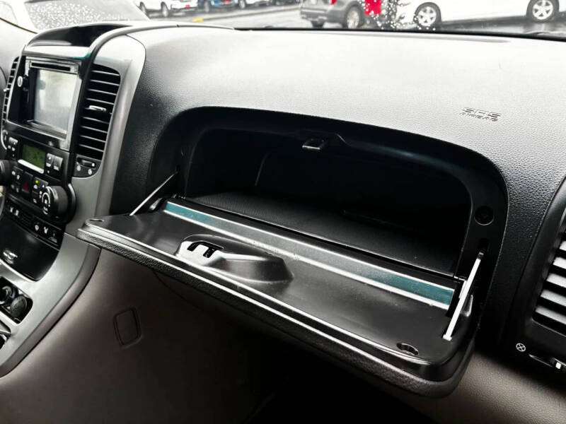 2007 Hyundai Entourage