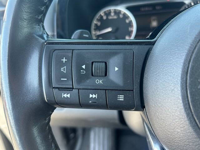 2022 Nissan Pathfinder SV