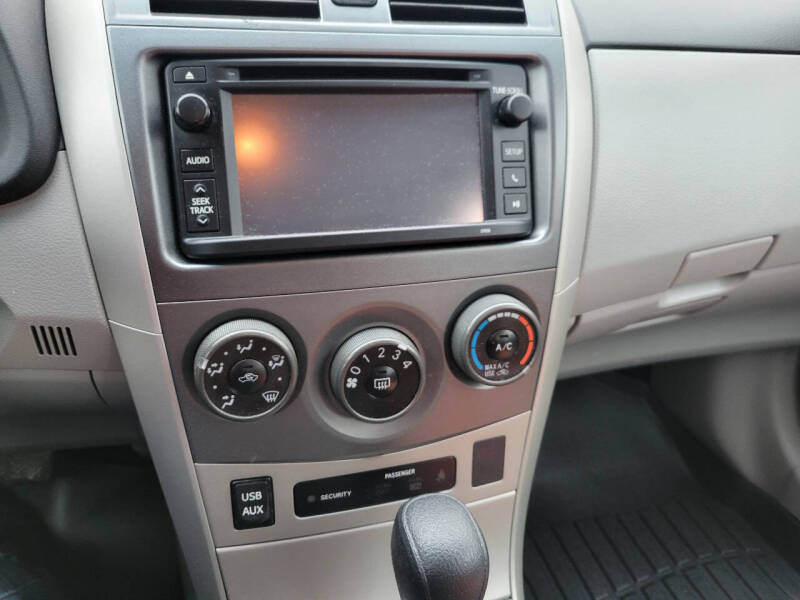 2013 Toyota Corolla LE