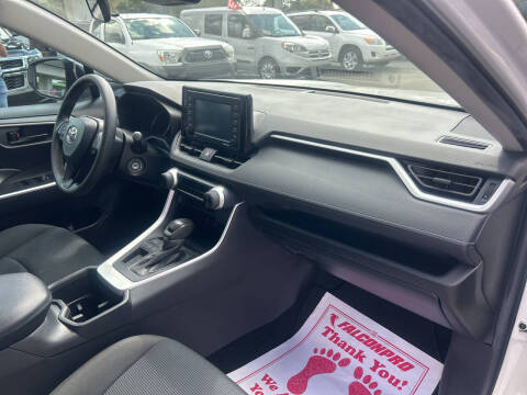 2022 Toyota RAV4 LE