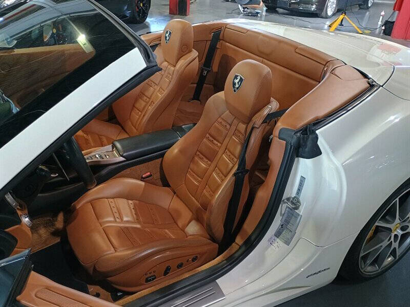 2011 Ferrari California 26