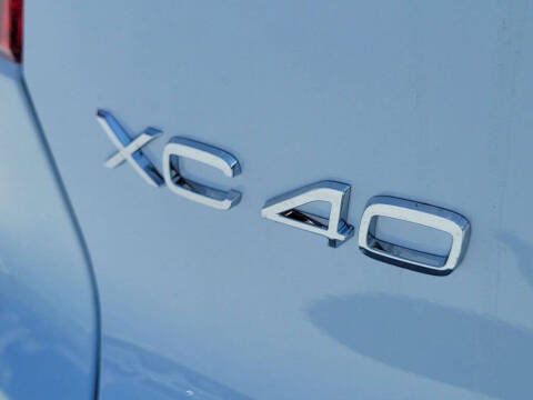 2026 Volvo XC40 B5 Ultra