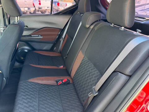 2022 Nissan Kicks SR