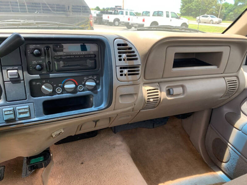 1997 Chevrolet K2500 CHEYENNE photo 10