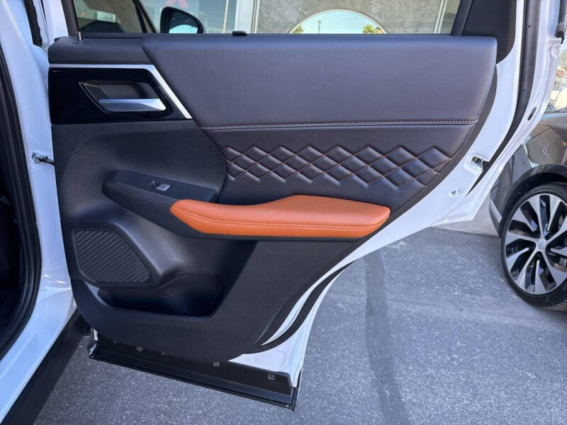 2024 Mitsubishi Outlander SEL