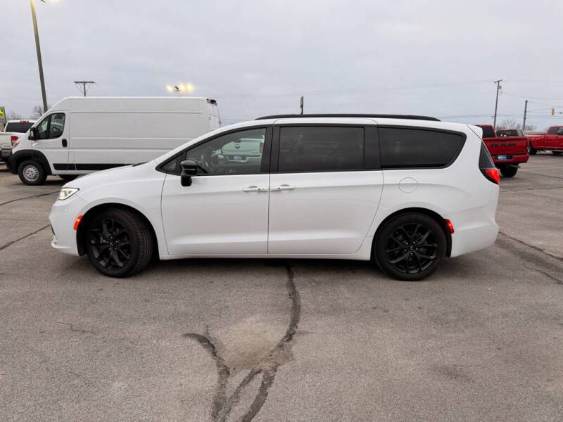 2025 Chrysler Pacifica Limited