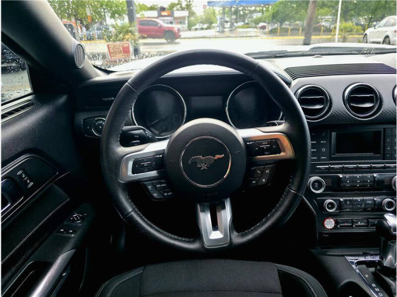 2015 Ford Mustang V6