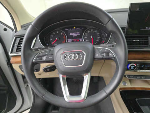 2023 Audi Q5 quattro Premium 40 TFSI