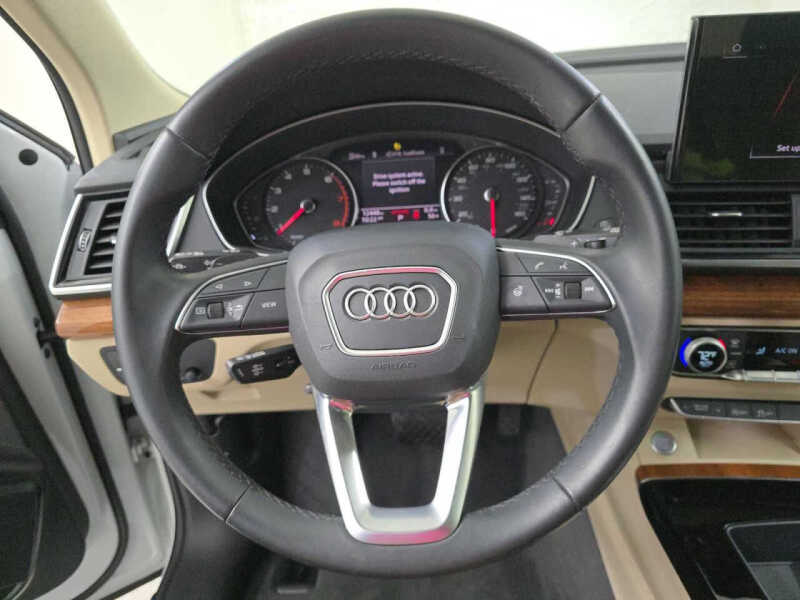 2023 Audi Q5 quattro Premium 40 TFSI