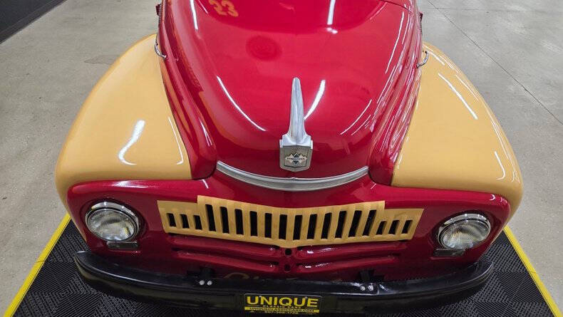 1953 International L-120 Series