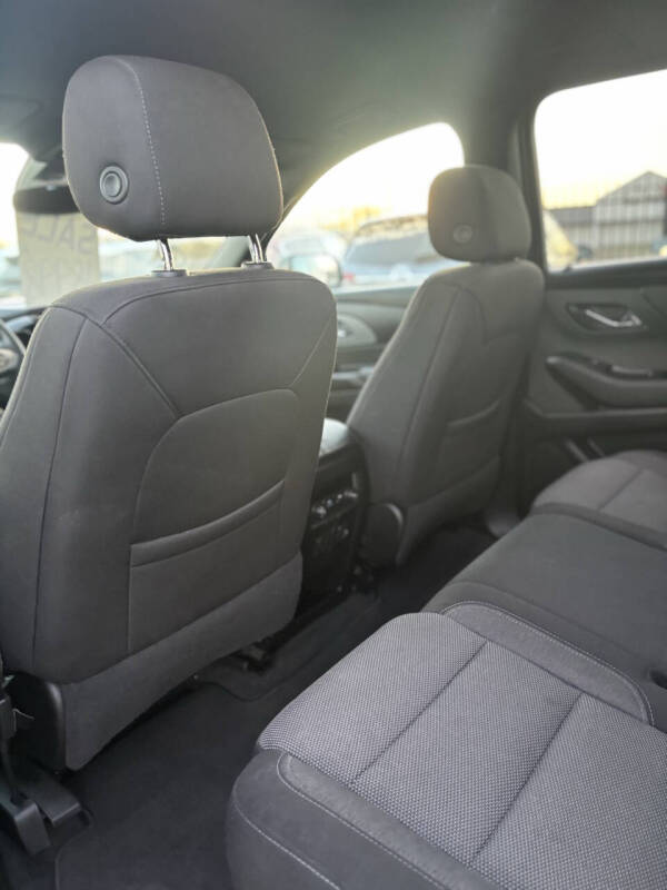 2023 Chevrolet Traverse LT