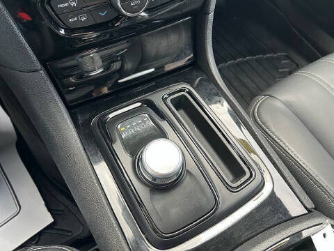 2018 Chrysler 300 S