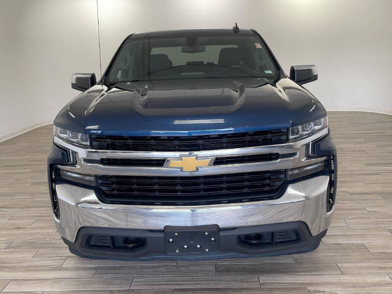 Used 2019 Chevrolet Silverado 1500 LT with VIN 1GCUYDED0KZ359294 for sale in Florissant, MO