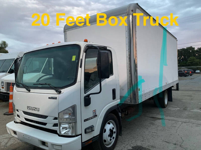 2016 Isuzu NPR HD's photo