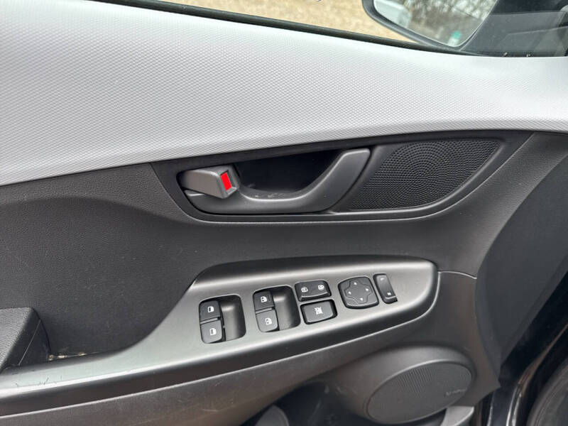 2020 Hyundai Kona SEL Plus