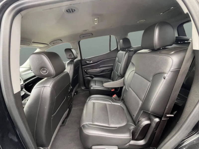 2022 GMC Acadia SLT
