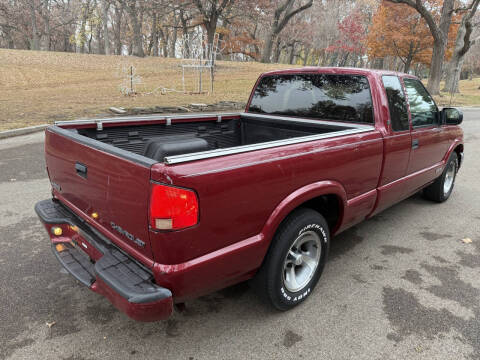 2000 Chevrolet S-10 LS