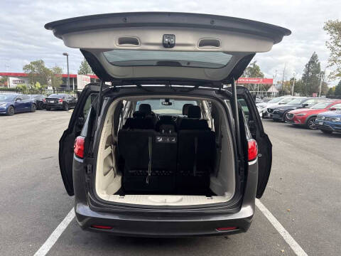 2017 Chrysler Pacifica Touring