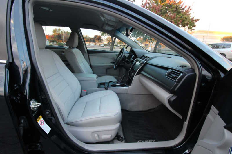 2016 Toyota Camry Hybrid