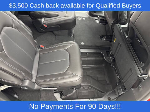 2026 Chrysler Pacifica Select