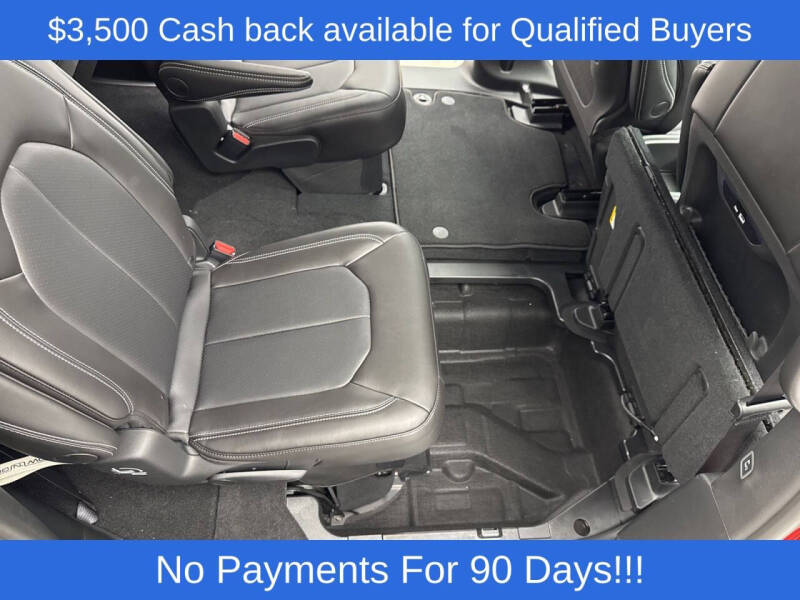 2026 Chrysler Pacifica Select