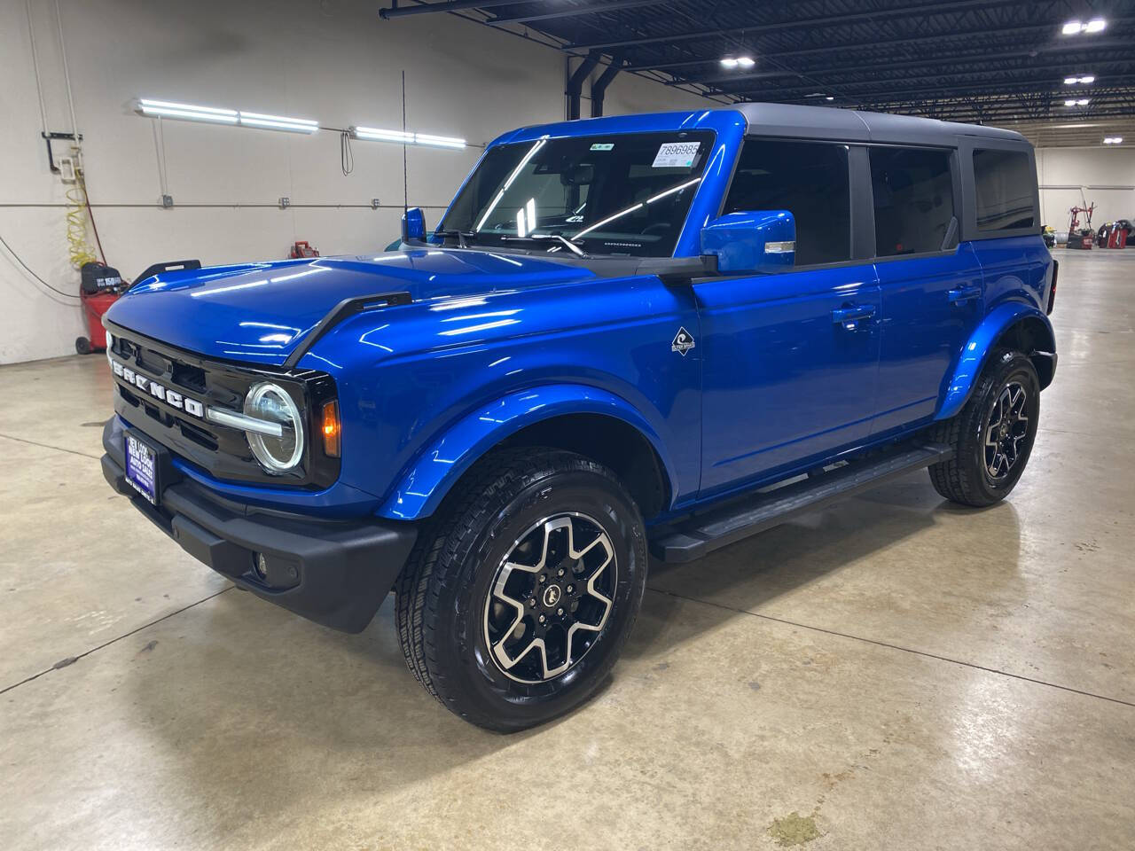 2024 Ford Bronco Outer Banks 4x4 4dr SUV's photo