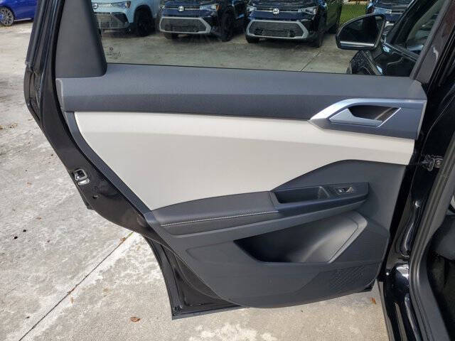 2025 Volkswagen Taos SE