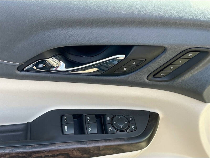 2020 GMC Acadia Denali