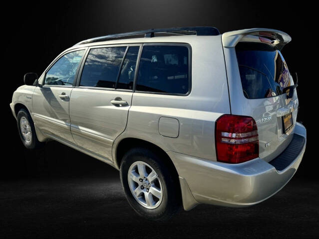 2003 Toyota Highlander for sale at Country Motors in Salinas, CA