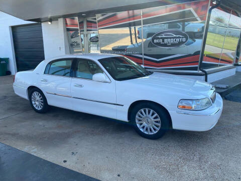 2004 Lincoln Town Car for sale at Ben Brocato Auto Sales in Sheffield AL