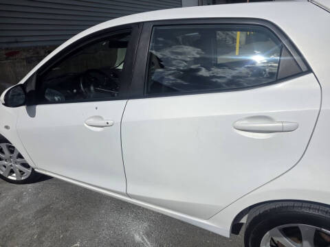 2011 Mazda MAZDA2 Touring