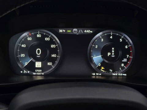 2021 Volvo XC40 T5 Momentum