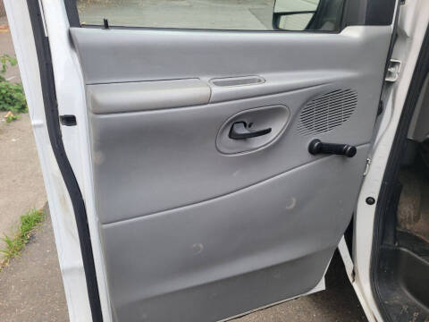 2005 Ford E-Series E-250