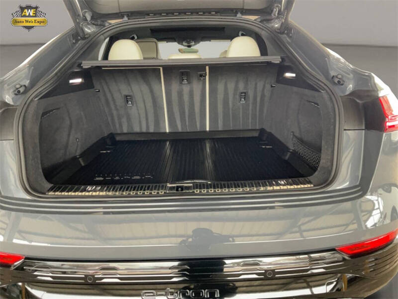 2024 Audi Q8 Sportback e-tron quattro Premium Plus S line