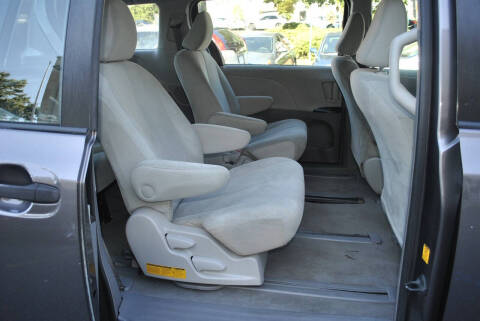 2011 Toyota Sienna Base 7-Passenger
