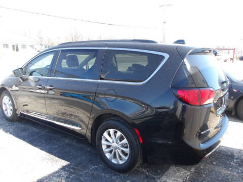 2017 Chrysler Pacifica Touring Plus
