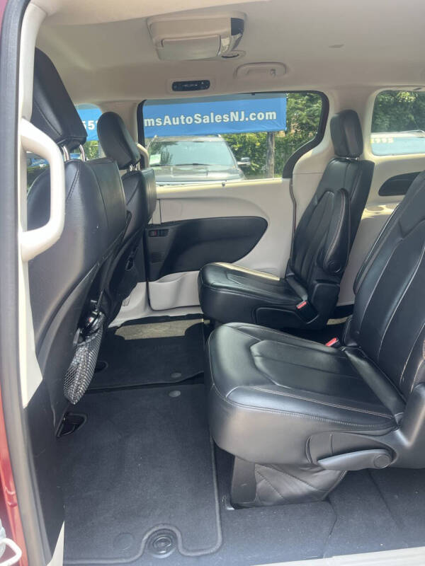 2017 Chrysler Pacifica Touring-L