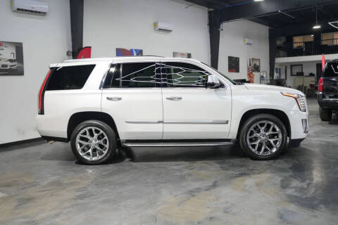 2016 Cadillac Escalade Luxury Collection