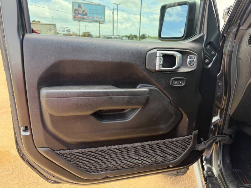 2022 Jeep Gladiator Sport