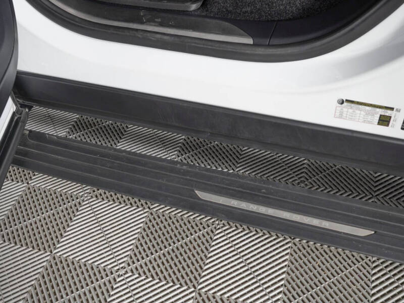 2023 Land Rover Range Rover P400 SE