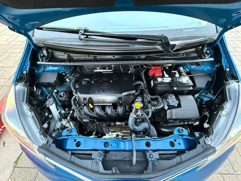 2016 Toyota Yaris 3-Door LE