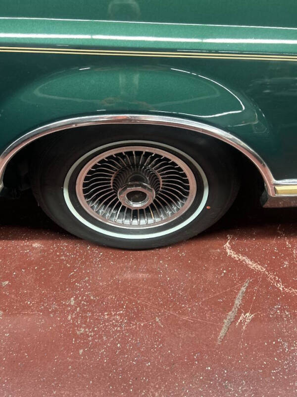 1977 Lincoln Mark V