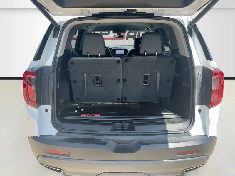 2023 GMC Acadia AT4