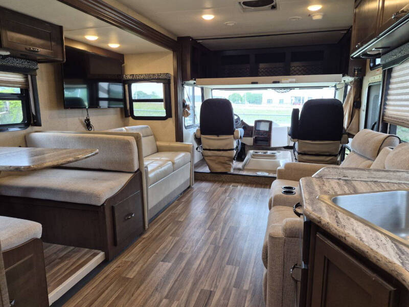 2019 Thor Motor Coach Ace 33.1