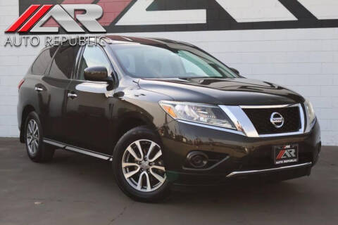 2015 Nissan Pathfinder for sale at Auto Republic Fullerton in Fullerton CA